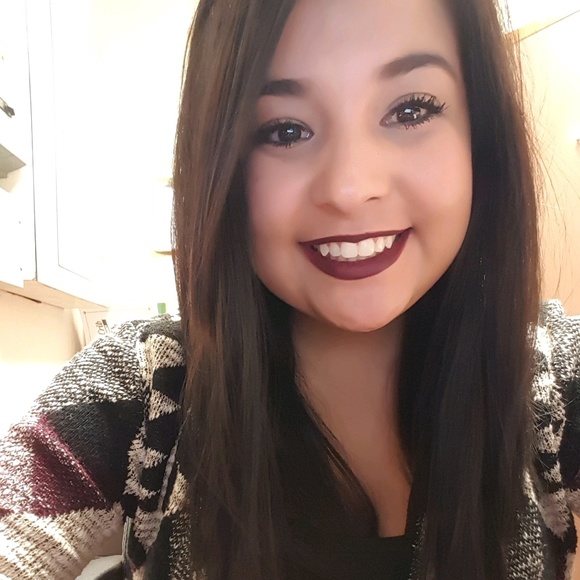 Meet your Posher, Isabel - Picture 1 of 1